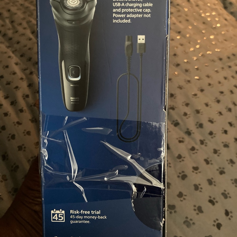 Philips Black Electric Shaver with USB Charging Cable